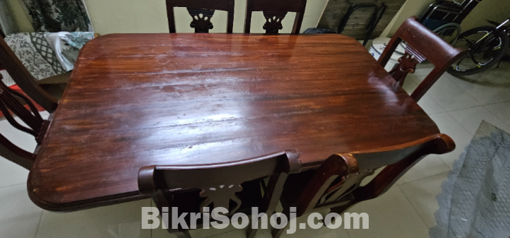 Segun dining table